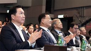 최태원 회장 “일하는 방식 근본적 변화 실천할 때”