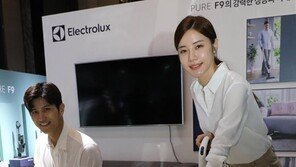 무선청소기 모터 위-아래로 움직이네