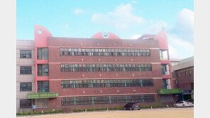 “가슴 치거나 치마에 손을”…‘졸업생 미투’ 용화여고, 성폭력 연루 교사 18명 징계