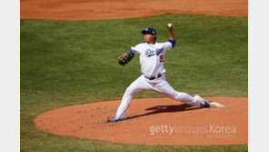류현진 복귀 후 첫 피홈런, 3실점 후 대타 교제…‘패전 위기’