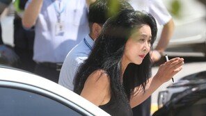 [동아포토]경찰 출석하는 김부선