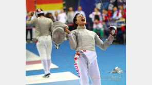 [강산 기자의 자카르타 리포트] ‘女사브르 단체 金’ 뭉치면 더 강해지는 펜싱 코리아의 위력