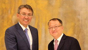 한국-카자흐스탄 국세청장, 회의 연례화-조세정보 교환 합의