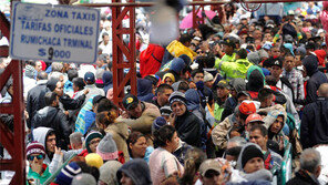 ‘베네수엘라 엑소더스’… 포퓰리즘의 처참한 최후