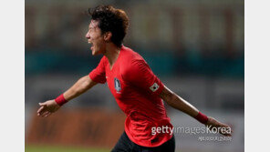 [한국 우즈벡] 황의조 해트트릭… ‘3-3 동점’ 꺼져가던 불씨 살려