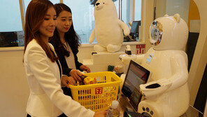 [비즈 프리즘] 유통혁신 vs 일자리 감소…로봇시대의 명과 암