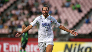 ‘감독 부재’ 수원, ACL 8강 첫 경기서 먼저 웃었다