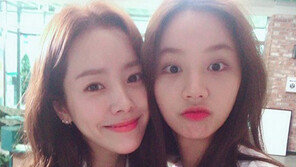 [#해시태그 컷] 한지민·혜리 ‘커피 차’ 우정 과시