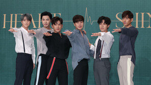 신화 “다시 태어나도 신화 멤버들과 노래하고 싶어요”