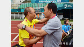 박항서 “강적과 만나 위축감” 김학범 “경기 예상대로 흘러”