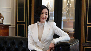 ‘상류사회’ 향한 설왕설래…그래도 눈 뗄 수 없는 이유