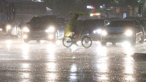 ‘가을 장마’ 뒷북 예보, 왜? 40년 경력 기상전문가의 분석 들어보니…