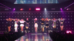 [연예뉴스 HOT5] 트와이스, ‘도쿄 걸즈 컬렉션’ 오프닝