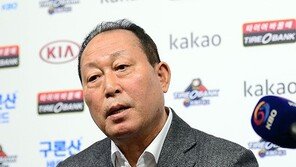 [국민감독에게 듣는다] ‘상처 속 금메달, 한국 야구 갈길은?’ 김인식 전 WBC 감독 “논란의 AG, 이대로는 안 된다, 프로와 아마추어 소통 필요”