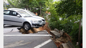 금천구 땅꺼짐 아파트 76가구 중 6세대만 귀가 의사…"또 비오는데"