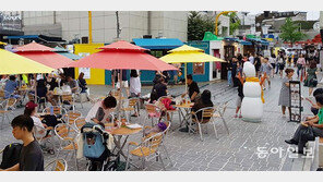 명소로 자리잡은 신포국제시장 ‘눈꽃마을’