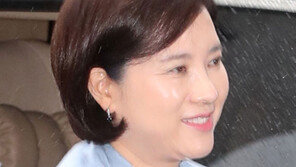 유은혜 “학교 비정규직 문제 해소돼 다시 발의할 일 없어”