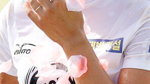 한화클래식서 시즌 첫승 이정은 “12개 대회 무관, 라면-콜라 끊었죠”