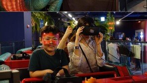 [리뷰] 요즘 핫한 VR 테마파크..건대 앞 ‘롯데 몬스터VR’을 가다