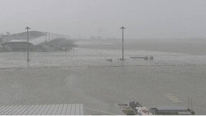 [일본 태풍 ‘제비’] NHK “간사이 공항, 개항 이래 가장 큰 피해”