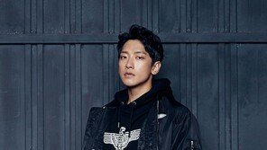 보이런던, 새 모델로 비 발탁