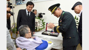 “68년만에 돌아와줘 감사” 유품 안은 아내 눈물