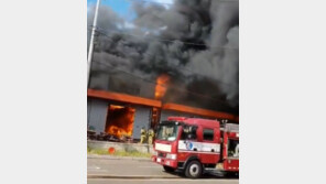 인천 서구 화재 3시간 만에 초기 진화, 총 10개 업체 불에 타…