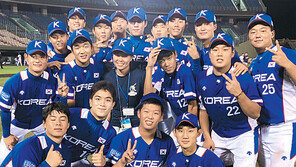 허찌른 연속 스퀴즈… 청소년야구, 아시아 제패