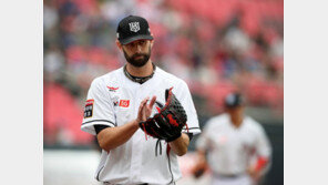 우려 가득했던 37세 니퍼트, KT의 외로운 에이스로