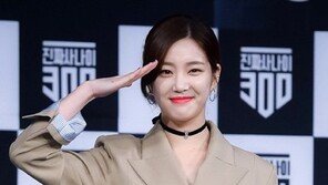 [연예현장.jpg] ‘견미리 딸’ 이유비 “충성! 신고합니다”