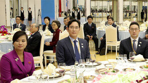 이재용 만난 리용남 “평화 번영에도 유명한 인물 되길 기대”