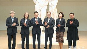 넓은 전시실 가득 채운 대작 4점의 아우라