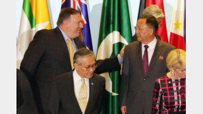 폼페이오 “내주 리용호 뉴욕 초청…북한과 즉시 협상”