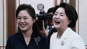 자매인 듯 모녀인 듯…김정숙·리설주 ‘찰떡궁합’ 2박3일