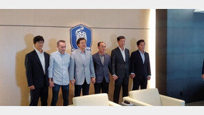 한 자리에 모인 벤투·김학범, 축구 철학 나눈다