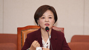 국회, ‘주식 위법 보유’ 의혹 진선미 후보자 청문보고서 ‘적격’ 채택