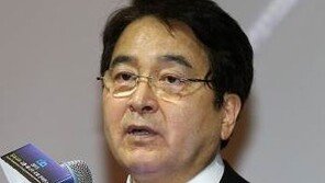 심재철 의원실 압수수색…與 “기재위 사퇴” vs 한국당 “정치적 겁박”