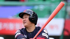 ‘캡틴’ 이대호의 책임감 “팬들이 있는 한 우리는 포기 안 해”