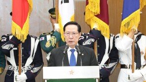 軍역사 큰 획 긋고 떠나는 송영무, ‘군사합의서’ 서명 임무 완수