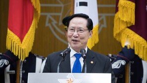 퇴임 송영무 “군사합의서 체결로 마무리 해 영광”