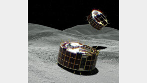 日 소행성 탐사선, 로봇 분리 성공…13년만의 ‘착륙 재도전’ 성공할까