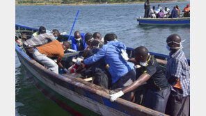 탄자니아 여객선 전복사고 사망자 136명으로 증가