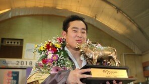 윤필재, 추석장사씨름대회 태백장사 우승…2년 연속 정상