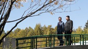 북한TV, 평양회담 1시간10분 기록영화…文단독 일정도 포함