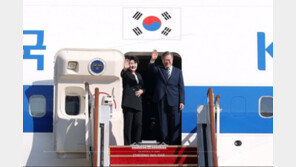 문재인 대통령-김정숙 여사, 美뉴욕 출국…“한미정상회담-유엔총회 기조연설”