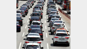 추석 고속도로 정체, 오후 4~5시 절정…서울-부산 8시간 40분 소요