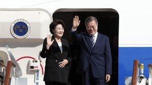 文대통령, 김동연 대행체제 지시…李총리, 베트남 조문 방문