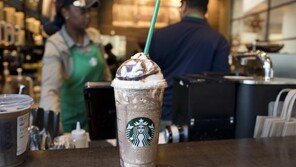 ‘커피왕국’ 스타벅스도 생존 몸부림…존슨 CEO, ‘혁신’ 예고