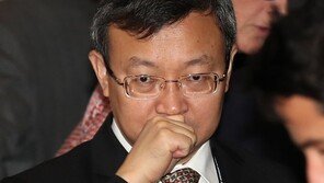 中관리 “美관세가 목에 칼 겨눠…이렇게는 협상불가”