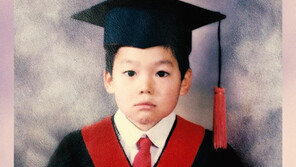 [내가 왜 떴게?] YG, 위너 김진우 생축…떡잎이 파릇파릇하네